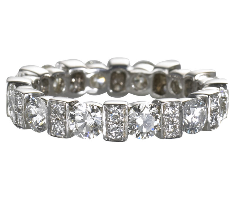 White diamonds eternity band in 18k white gold